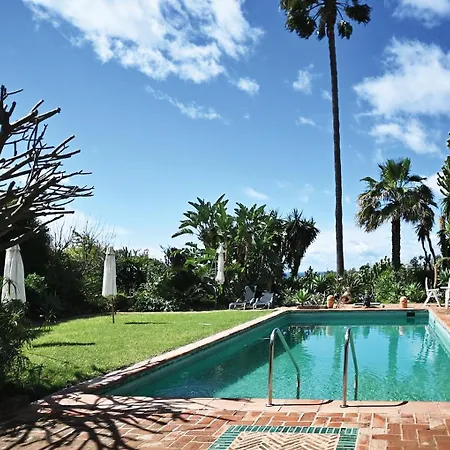 In Elegant With Pool In