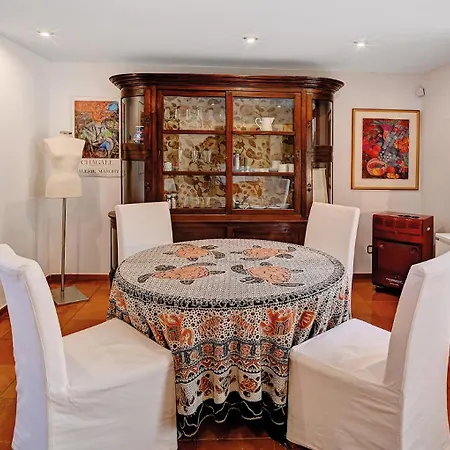 Appartement In Elegant With Pool In