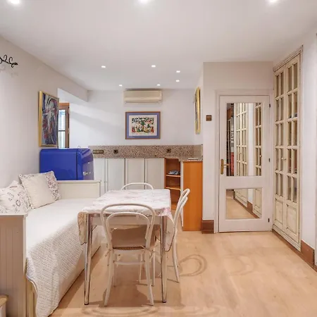Apartment In Elegant With Pool In Marbella
