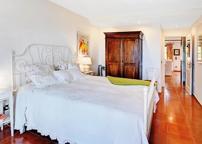 In Elegant With Pool In Apartament *