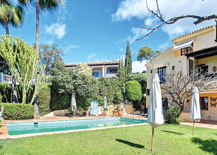 In Elegant With Pool In