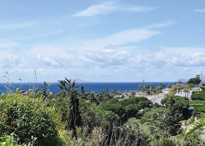 In Elegant With Pool In *