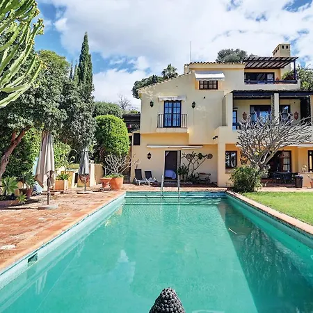 Apartment In Elegant With Pool In
