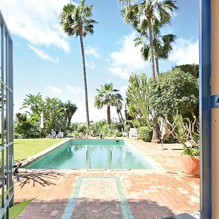 Apartment In Elegant With Pool In