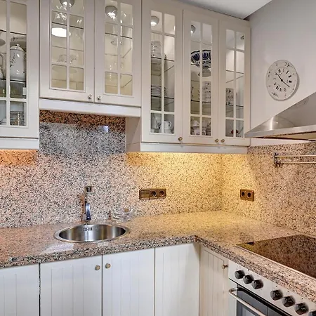 Apartment In Elegant With Pool In Marbella