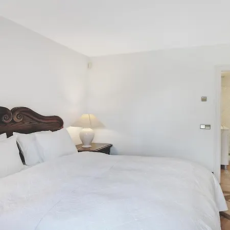 In Elegant With Pool In Apartment Marbella