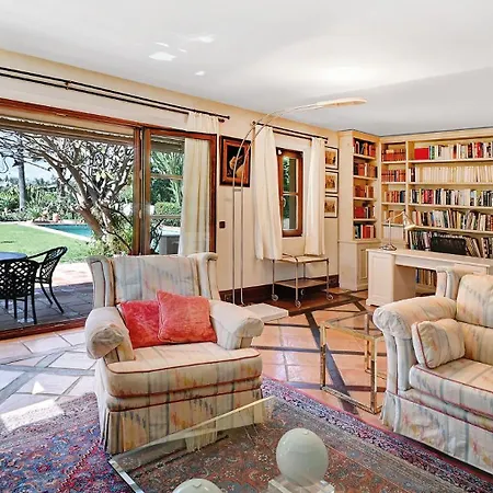 In Elegant With Pool In Marbella