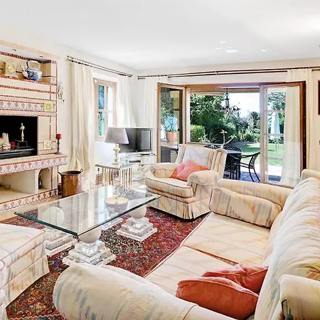 In Elegant With Pool In Apartment Marbella